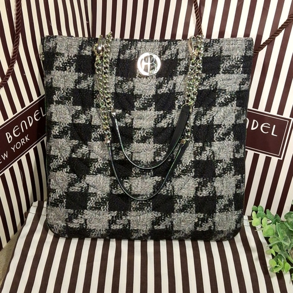 Henri Bendel No 7 Quilted Tweed Expandable Bag With Chain Accents